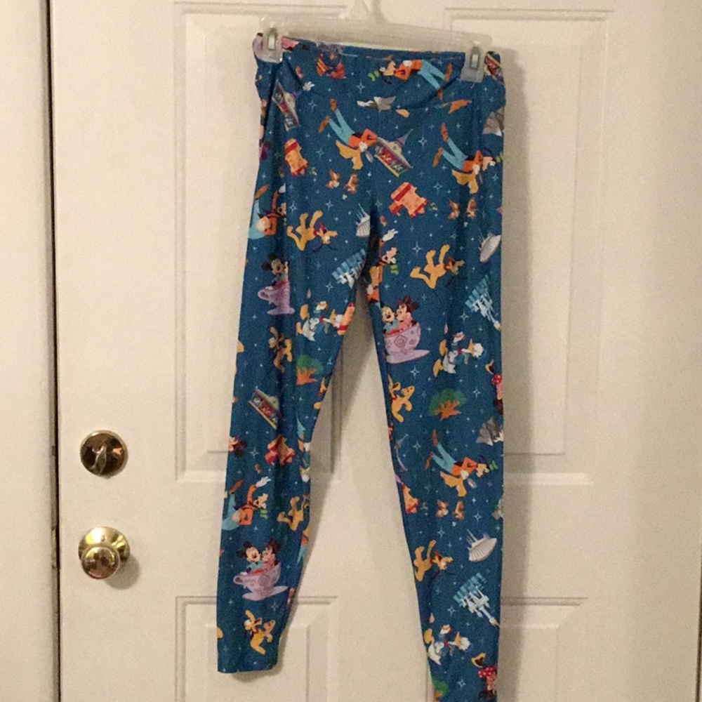 Disney Parks women’s leggings